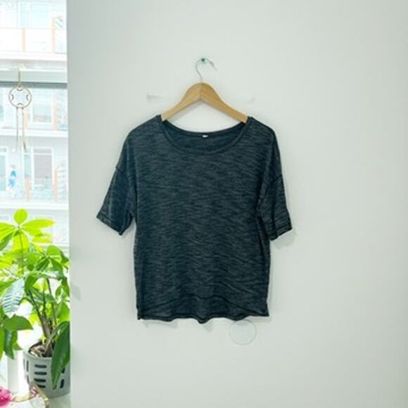 Lululemon Dark Space Gray Short Sleeve Tee Size 10 - Picture 1 of 3